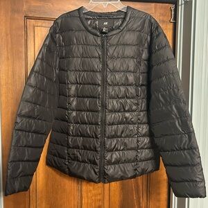H&M Women's Black Down Puffer Jacket, size Large